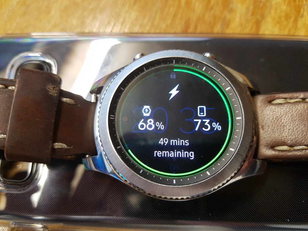 Gear S3 charging on S10